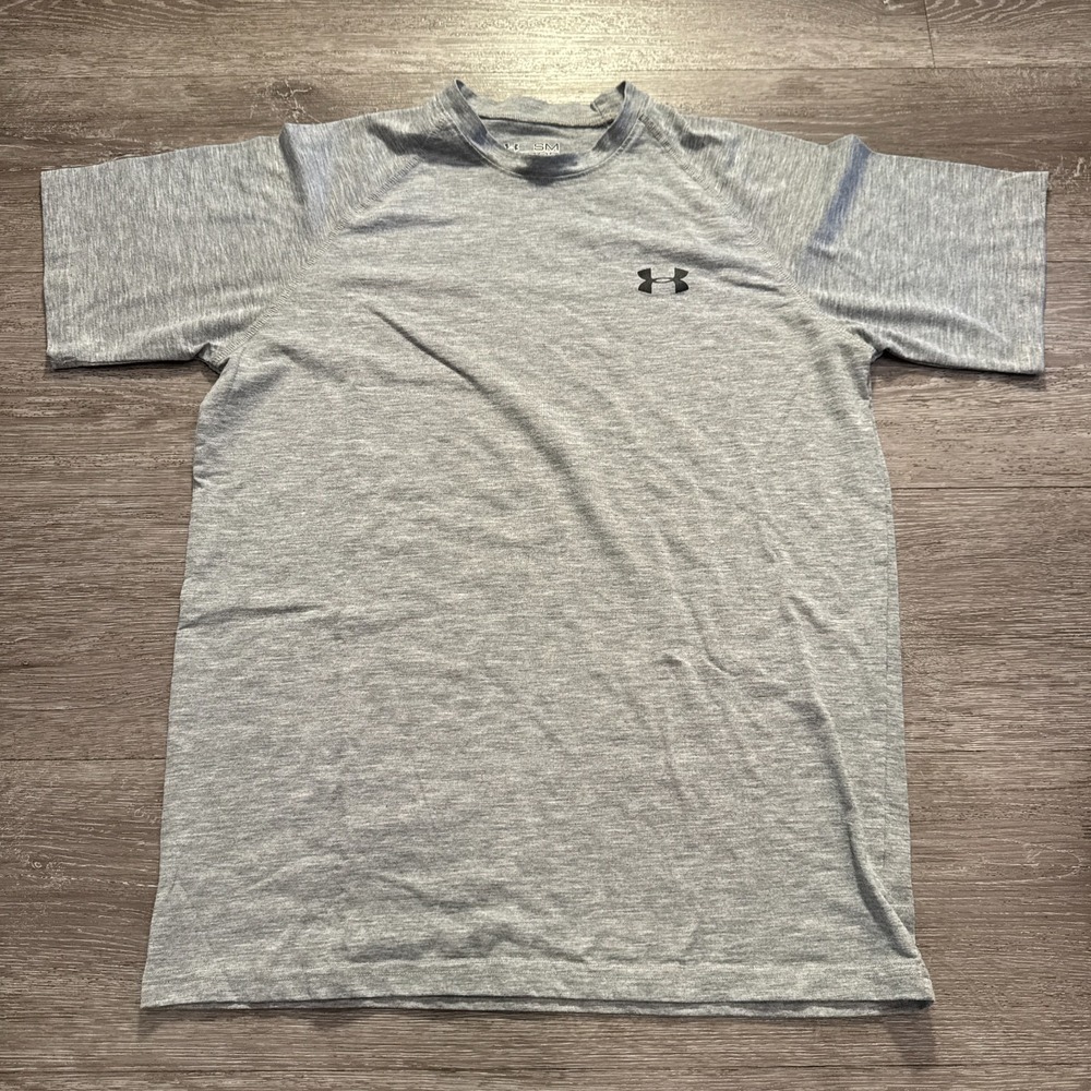 Under Armour Shirt Mens Small Gray Tee Short Sleeve Performance Loose Workout‎